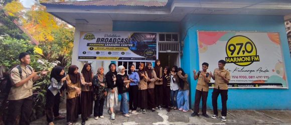 Asah Bakat Komunikasi Pelajar, Harmoni FM Gelar Pelatihan  Broadcast dan Public Speaking di Takalar